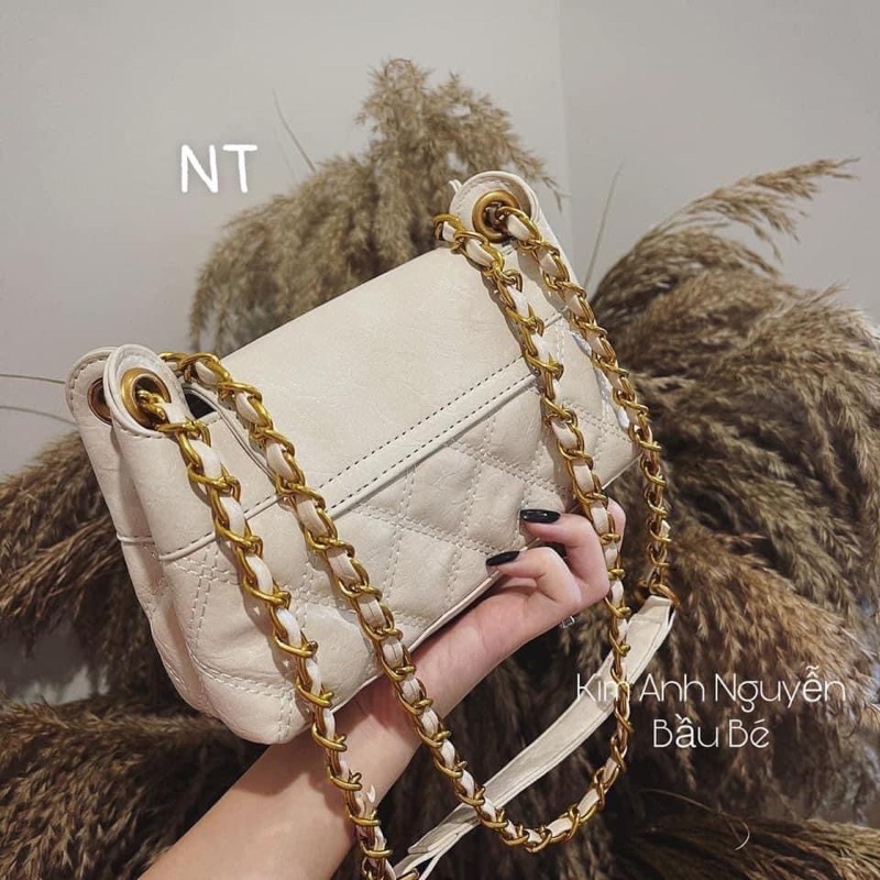 Túi xách trám khoá mờ