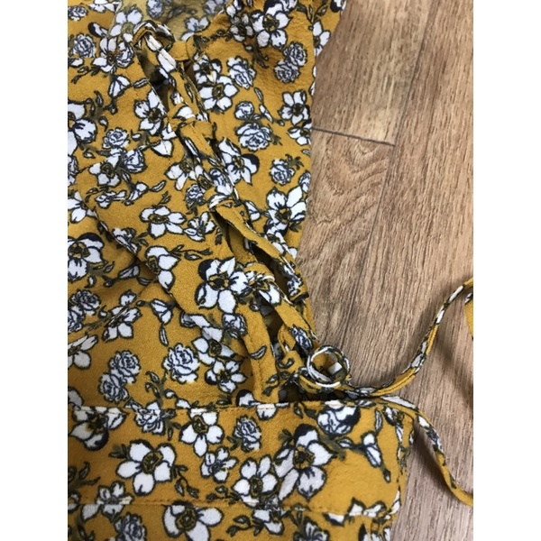 Pass váy hở eo HM