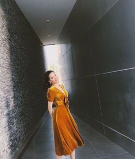 ĐẦM NHUNG THẮT NƠ CỔ