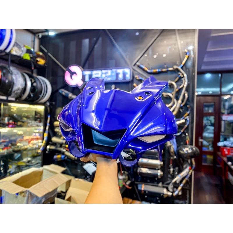 Ốp đầu độ YA R15 v3 phong cách R1M, chất liệu composite cứng cáp, tinh xảo, kèm 2 bi cầu sáng rõ.