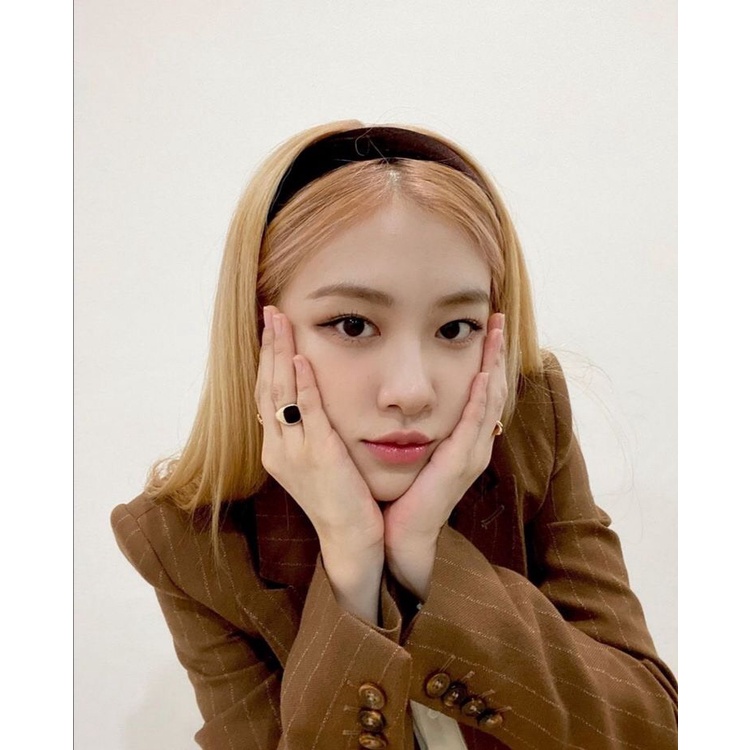 Băng Đô Cài Tóc Vải Nhung Bản To Rosé Blackpink Phong Cách HQ PKT202 - Vani Store [PKT00202]