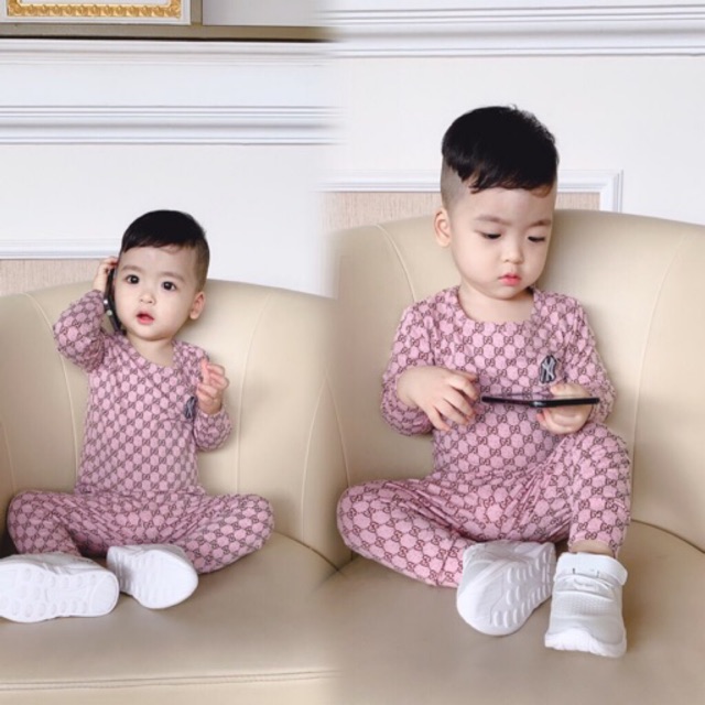 Set bộ guci cho bé.