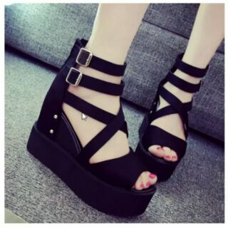 Giày sandal đế xuồng dây đan chéo