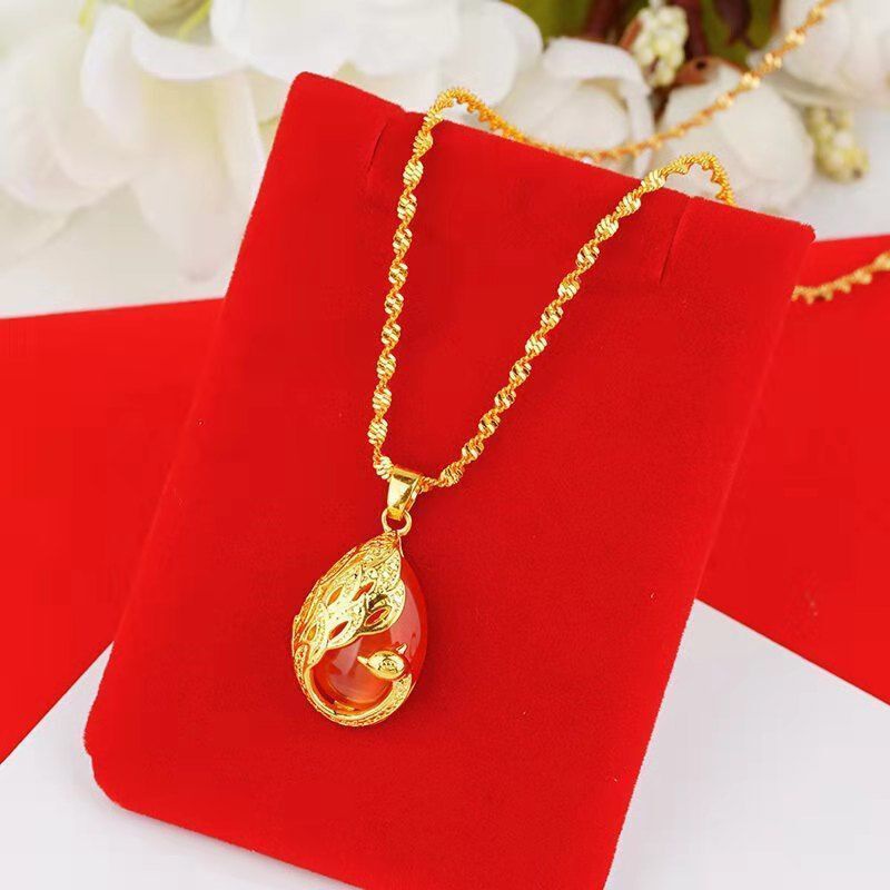 Vòng Cổ  Vàng Thật 24. Dây Chuyền Mặt Hình Chim Công 99 Viên Ngọc Bích Màu Đỏ Và Vàng Làm Quà Tặng Sinh Nhật Cho Nữ