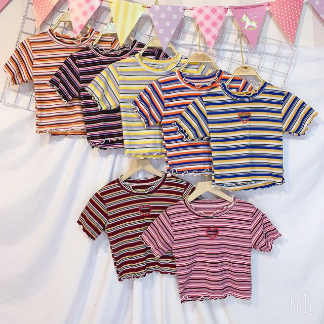 Áo croptop khoét trái tim đủ màu ảnh thật