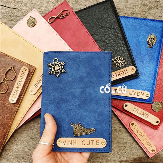 Huy hiệu đồng decor trang trí hộ chiếu làm handmade