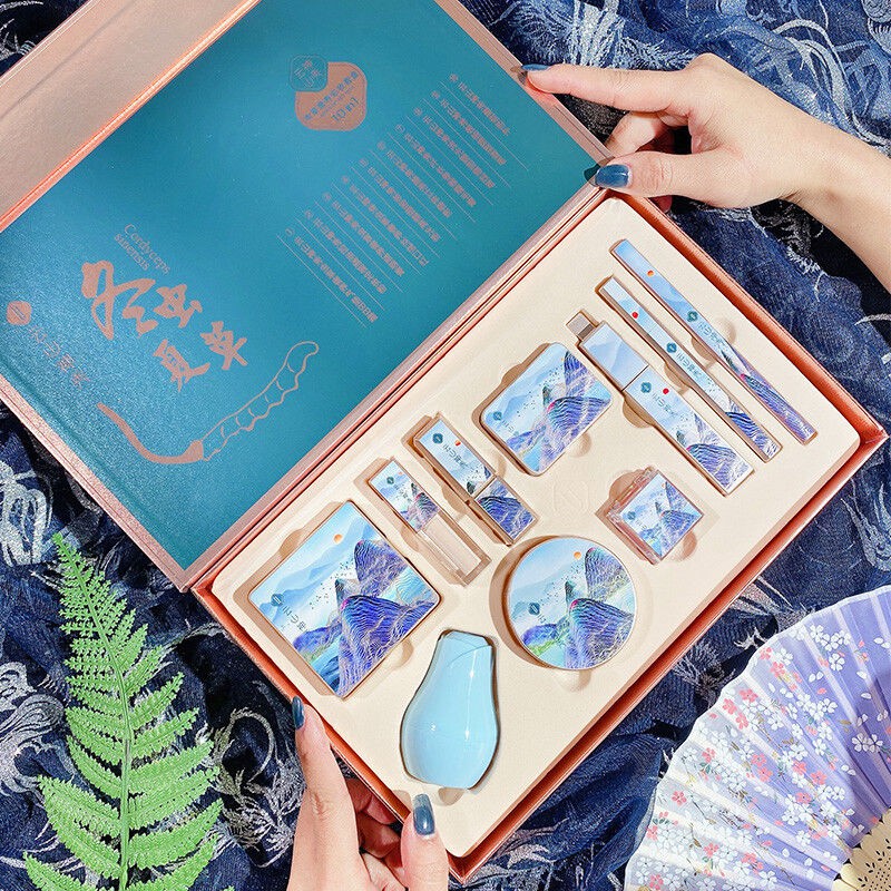 Bộ trang điểm 10 món: Son, BB Cream, CC Cream, phấn nền, phấn mắt, má hồng, kẻ mày, kẻ mắt, mascara, bông xốp .