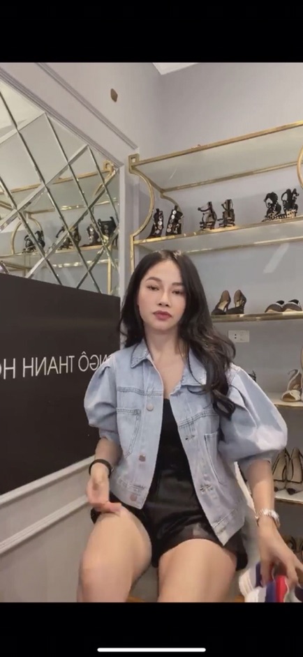 Áo khoác jean tay bồng lửng siêu hot