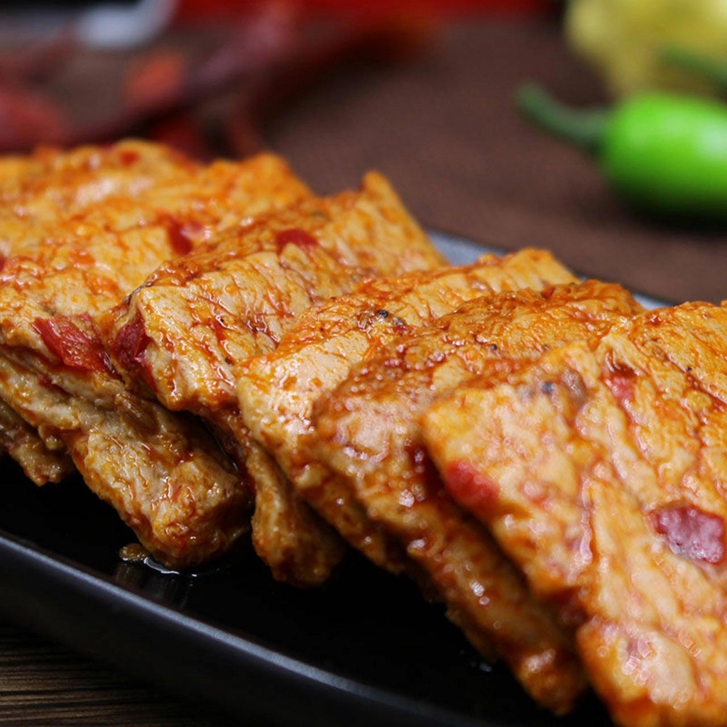 Thịt nướng BBQ chay hương vị đậm đà, cay cay, tẩm ướp ngon, vị Tứ Xuyên, nhãn hiệu cô gái - hộp 20 gói