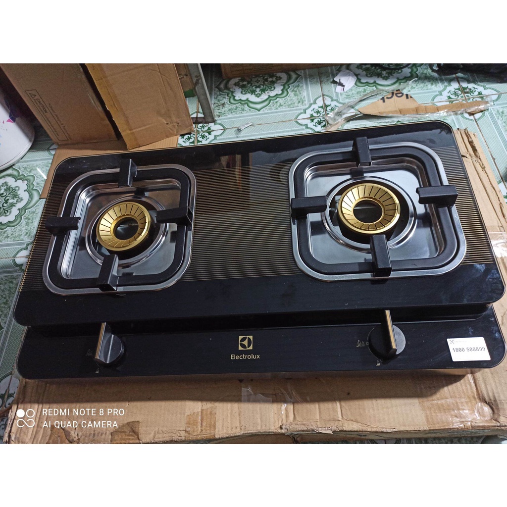 BẾP Electrolux ETG727GKR ( HÀNG TRƯNG BÀY ) Chất liệu mặt bếp:Kính cường lực bóng đẹp dễ vệ sinh