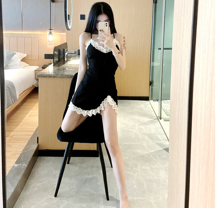 Váy ngủ lụa hai dây phối ren có đệm ngực xẻ tà gợi cảm dành cho nữ