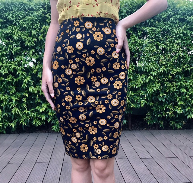 CHÂN VÁY BÚT CHÌ CẠP LIỀN HOẠ TIẾT | BigBuy360 - bigbuy360.vn