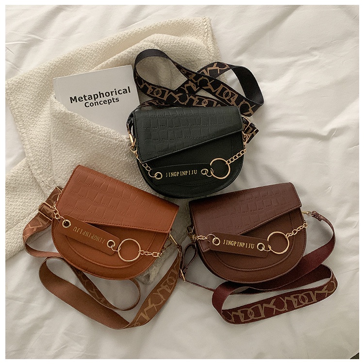 Túi đeo chéo IELGY hình bán nguyệt dây rộng dành cho nữ