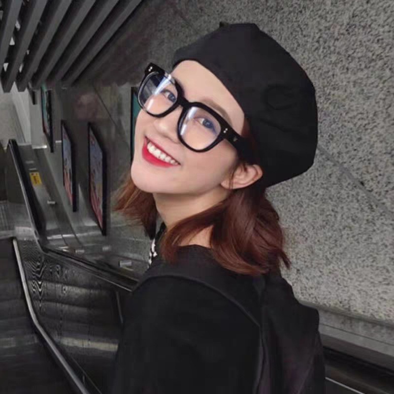 Mắt Kính Gọng Vuông Chữ V Thời Trang