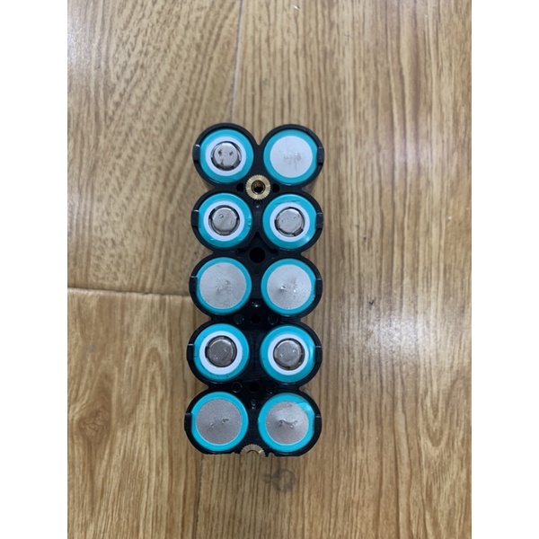 Khung giữ pin tháo khối Samsung sịn sò.