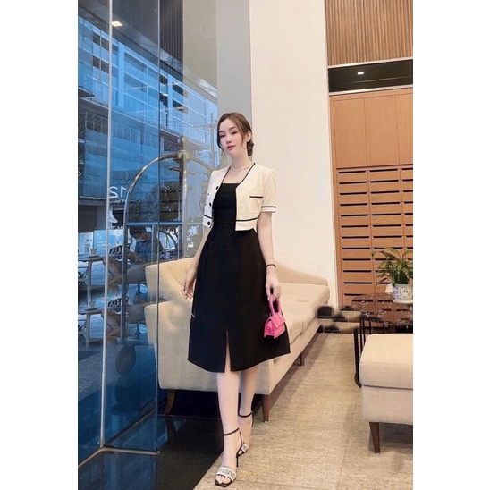 Set váy hai dây đen xoè mix áo khoác trắng croptop hoạ tiết viền cổ V cục hot