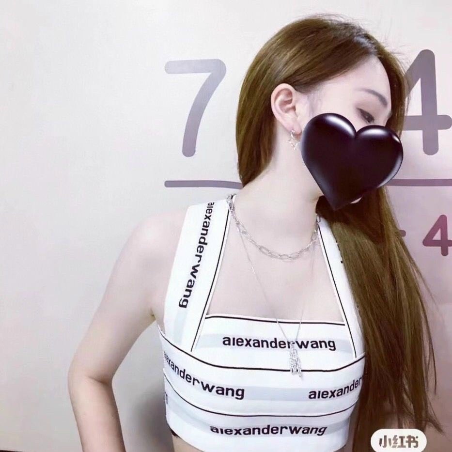 Áo kiểu 2 dây chéo lưng croptop in chữ a lec cực hot , chất thun dày dặn giãn