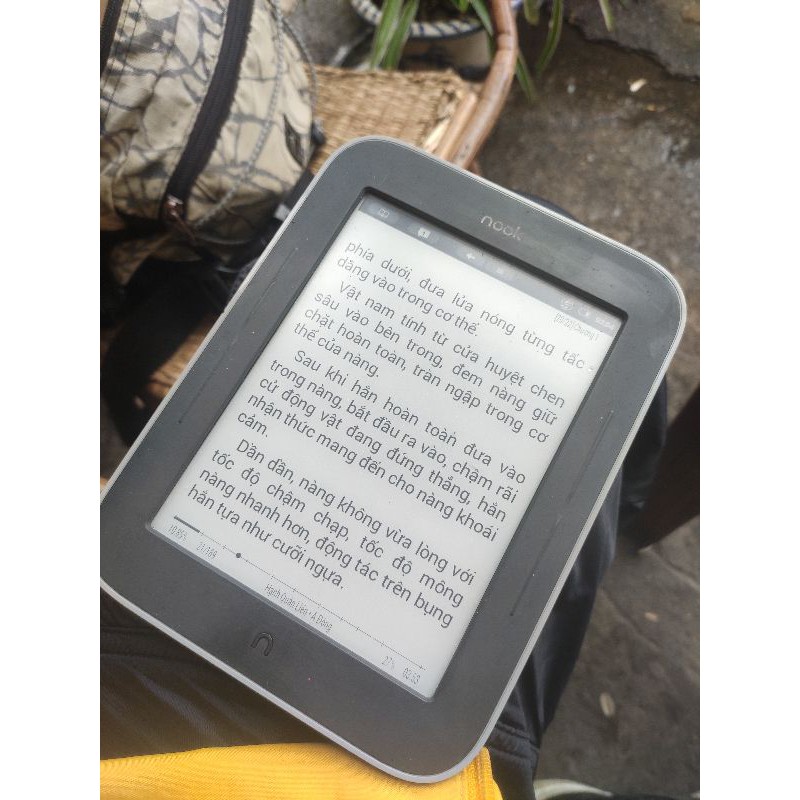 Máy đọc sách Amazon Kindle Basic 5th và máy đọc sách Nook Glowlight android | BigBuy360 - bigbuy360.vn