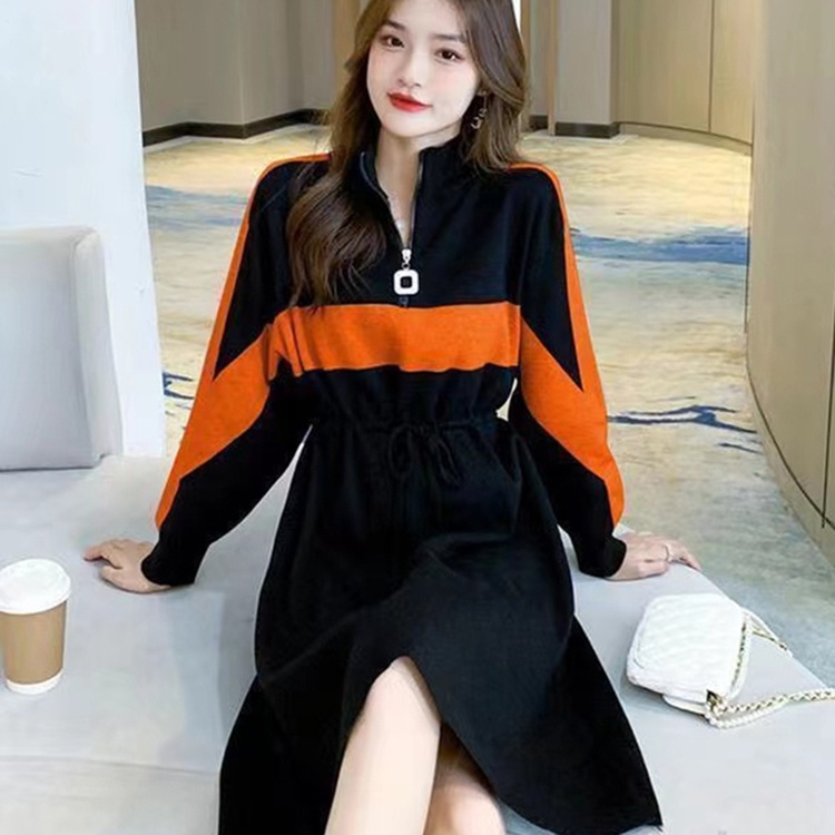 Đầm IELGY cổ lọ dáng rộng màu sắc tương phản thời trang dành cho nữ