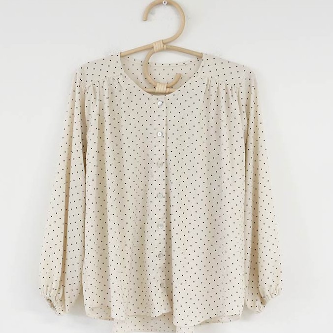 Áo nữ tay dài cổ tròn chấm bi 30882