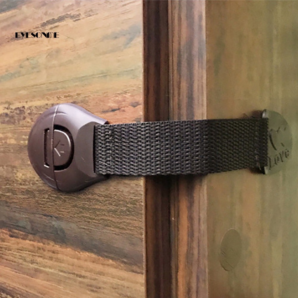 Khóa Tủ Bảo Vệ An Toàn Cho Bé Tiện Dụng
