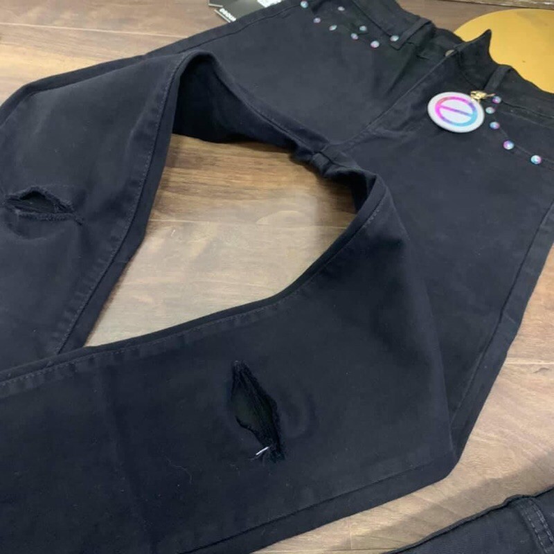 Quần bò đen Eo Vi rách gối đơn giản | BigBuy360 - bigbuy360.vn