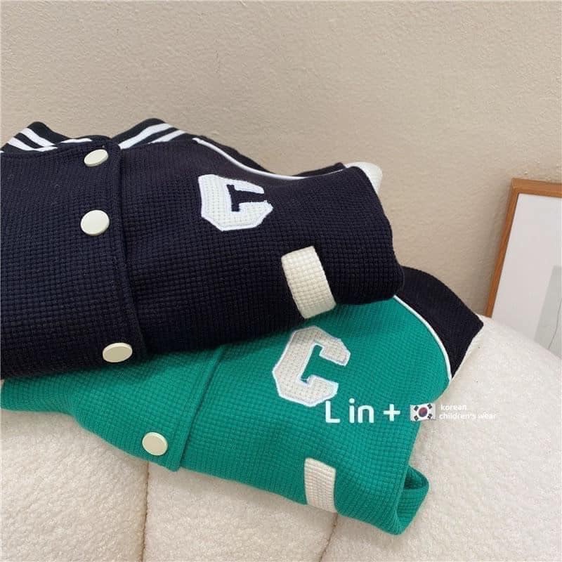 Áo khoác bomber tổ ong chữ C 2 màu thu đông cho bé JIMADO