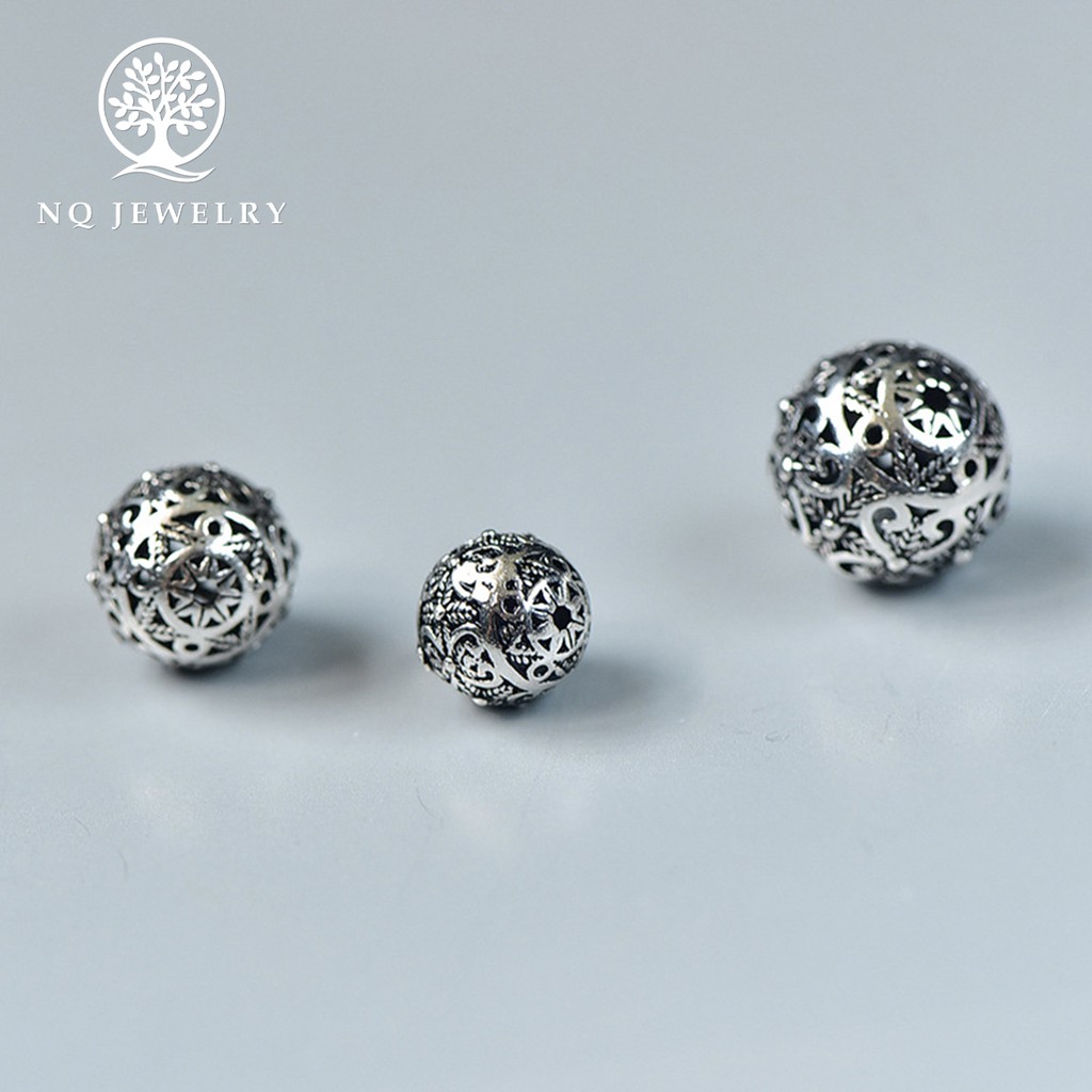 Charm bạc hình tròn hoa văn xỏ ngang - NQ Jewelry