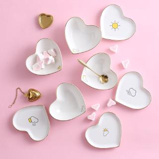 Đĩa sứ hình trái tim họa tiết đơn giản sáng tạo