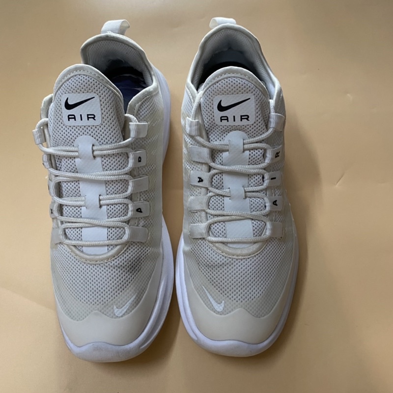 Giày chính hãng đã qua sử dụng