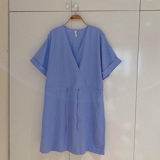 Đầm linen đắp chéo