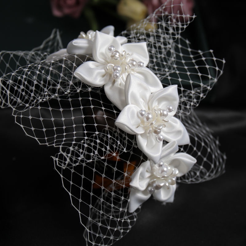 Mũ trùm đầu đính hoa phong cách Mori Retro 4.vn cho cô dâu