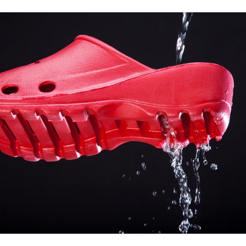 [Hỏa tốc HN] Dép sục nhựa siêu nhẹ nam nữ thoáng khí màu đỏ size M - Nội địa Nhật Bản