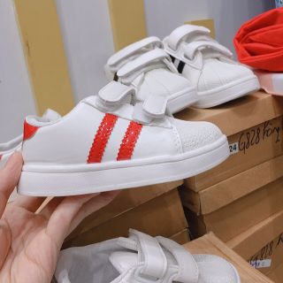 Giày adidas cho bé