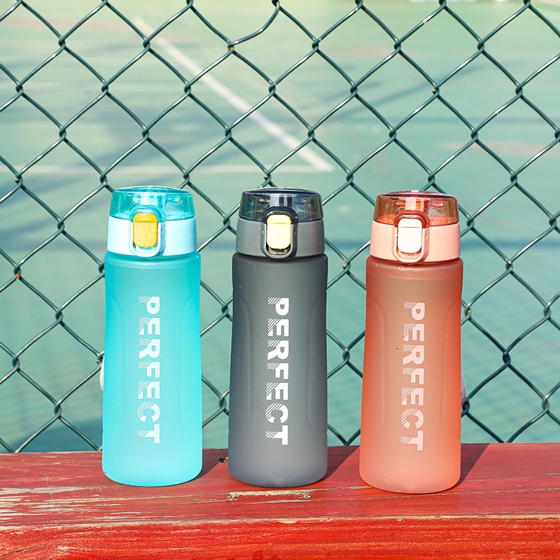 Bình nước giữ nhiệt mini cho bé đi học, thể thao, bình nước nhựa hokori cao cấp 700ml kho sỉ mb