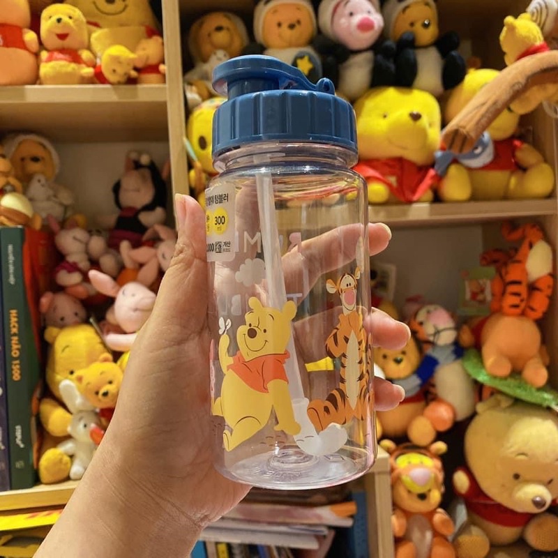 Bình nước có ống hút cho bé gấu Pooh