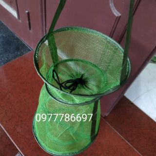 Giỏ đựng cá màu xanh bộ đội
