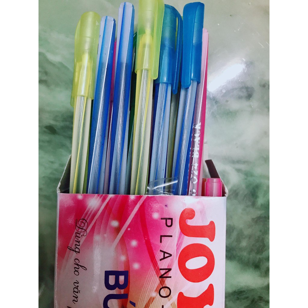 1 hộp 20 bút bi nến Joyko 025, hàng nhập khẩu, sản xuất tại Ấn độ theo công nghệ Đức.