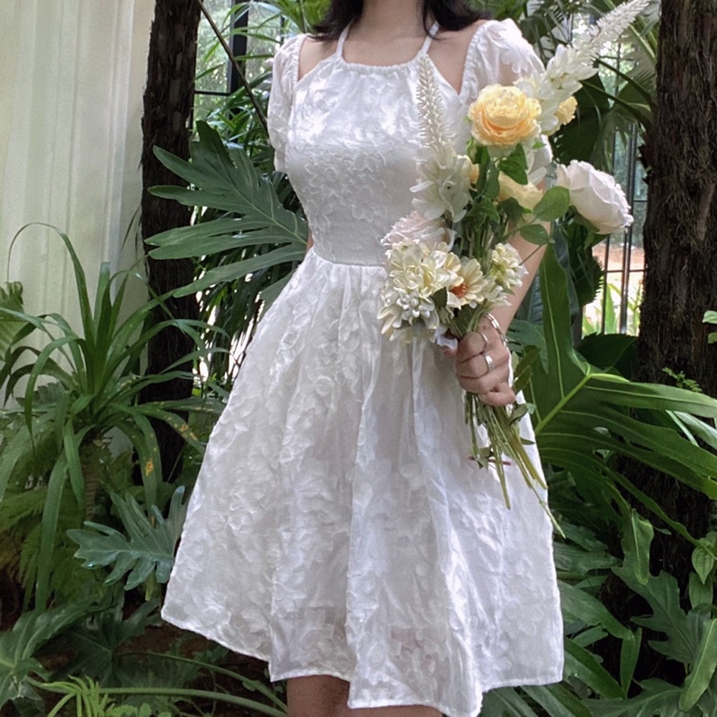 ĐẦM - VÁY TRẮNG HOA NỔI *CADE* YẾM TRỄ VAI 💕 | BigBuy360 - bigbuy360.vn