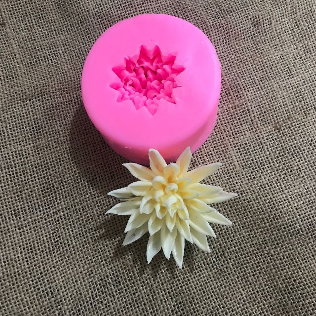 Khuôn silicon 4D Hoa súng 7cm