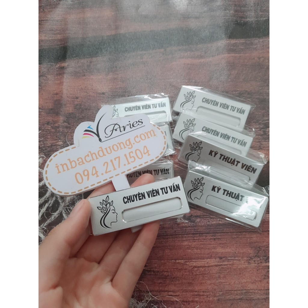 Nhận in bảng tên nhân viên cho viện thẩm mỹ-spa In Bạch Dương