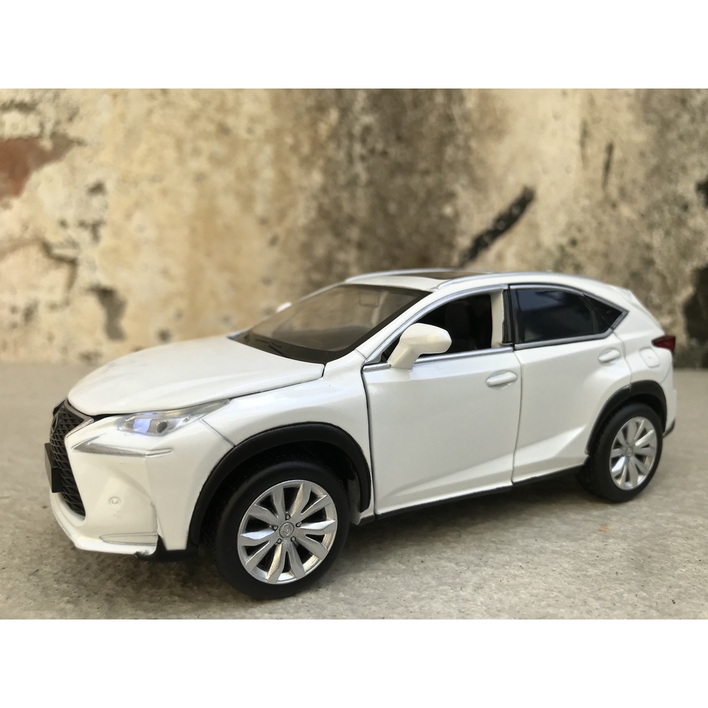 Mô hình xe LEXUS NX200T 1:32