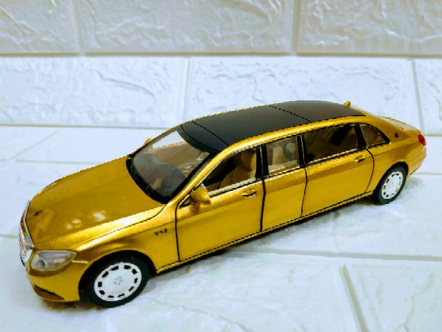 Xe mô hình Limousine Mercedes Maybach S650 Pullman 1:32