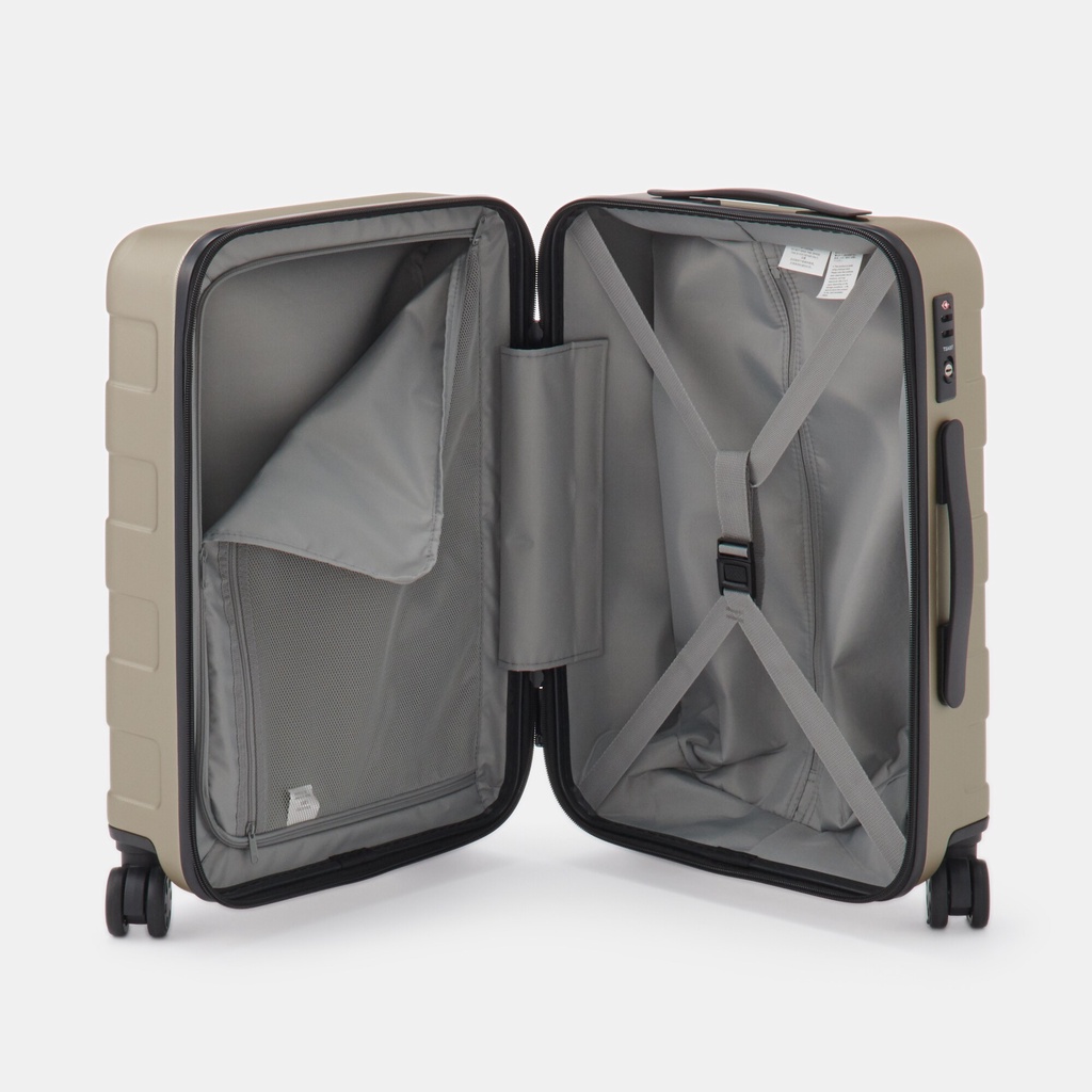 Muji Vali Cứng 36L Với Thanh Kéo