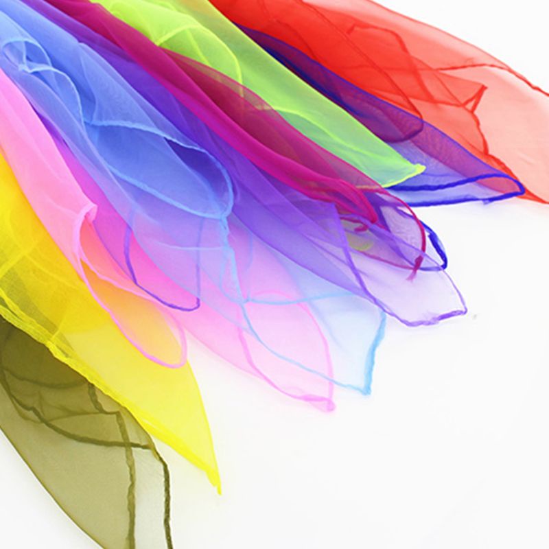 Khăn Vuông Màu Gradient Dùng Biểu Diễn Múa Cho Trẻ Mẫu Giáo