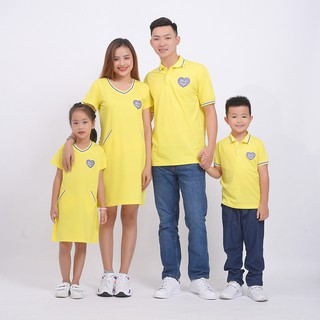 Áo gia đình có cổ váy mẹ và bé gái cổ tim