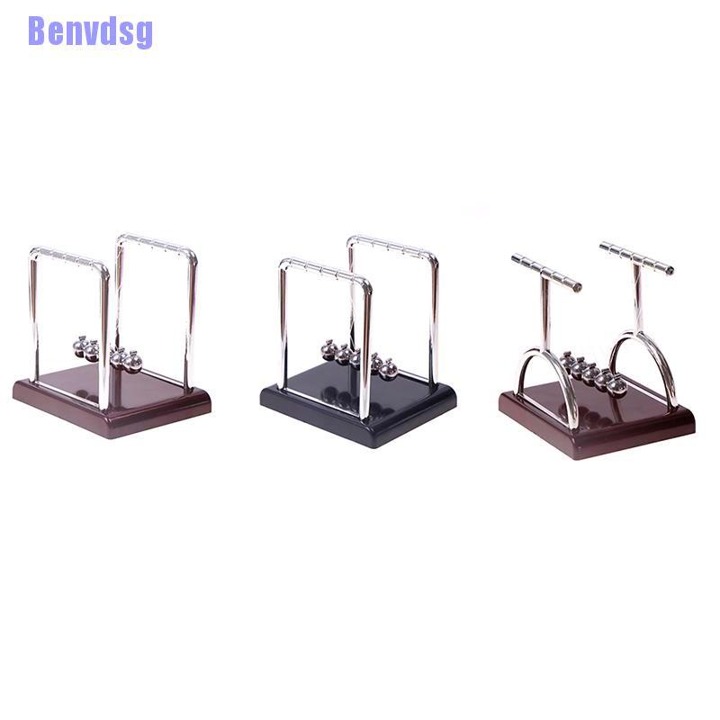 Newton Trang Trí Bình Lắc Kim Loại