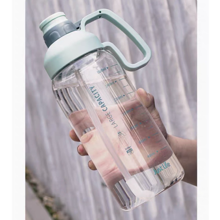 Bình Đựng Nước Sports Cup Phong Cách Thể Thao Có Ống Hút Và Dây Đeo Tiện Lợi 1800ml