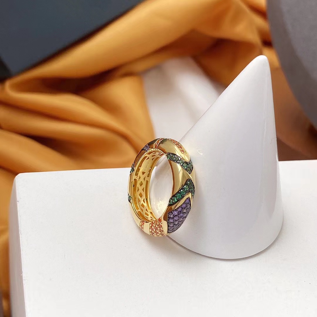 Một Nhà Từ Monaco Nhẫn Lớn Màu Vàng Kim Thời Trang Độc Đáo