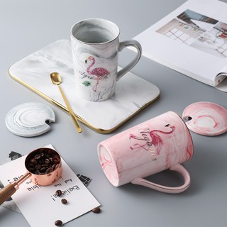 Ly uống nước có hình chim hồng hạc